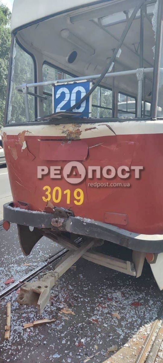 Есть пострадавшие: в Харькове столкнулись два трамвая